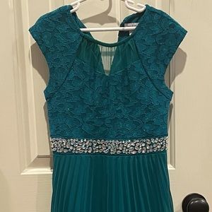 Girls size 8 Teal green formal dress